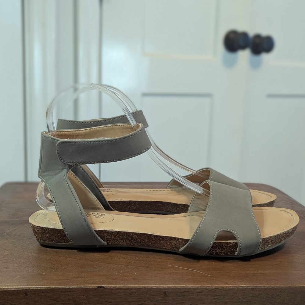 Adam Tucker Grayish Brown Sandals Women's 9 MALLY excellent Used Cond Me Too - Picture 7 of 8